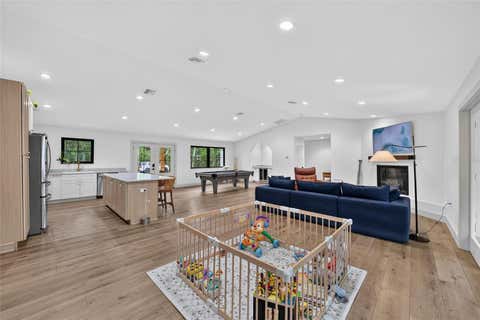Tiny photo for 232 SE Kings Bay Dr, Crystal River, FL 34429 (MLS # OM729559)