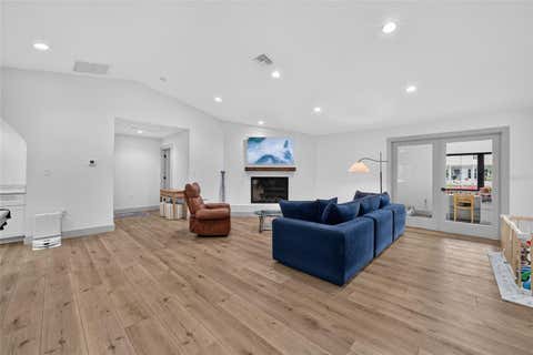Tiny photo for 232 SE Kings Bay Dr, Crystal River, FL 34429 (MLS # OM729559)
