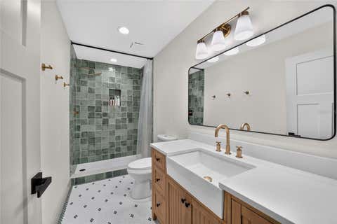 Tiny photo for 232 SE Kings Bay Dr, Crystal River, FL 34429 (MLS # OM729559)