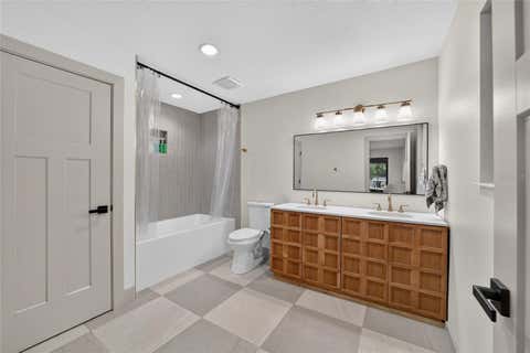 Tiny photo for 232 SE Kings Bay Dr, Crystal River, FL 34429 (MLS # OM729559)