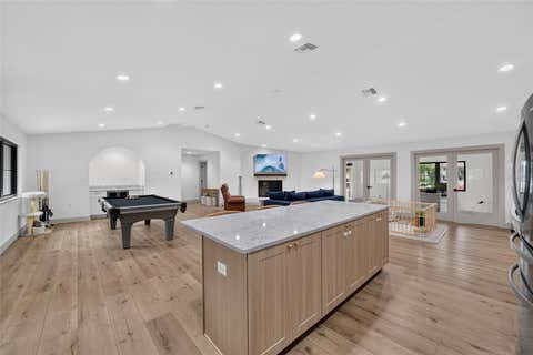 Tiny photo for 232 SE Kings Bay Dr, Crystal River, FL 34429 (MLS # OM729559)
