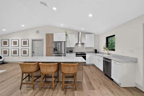 Tiny photo for 232 SE Kings Bay Dr, Crystal River, FL 34429 (MLS # OM729559)
