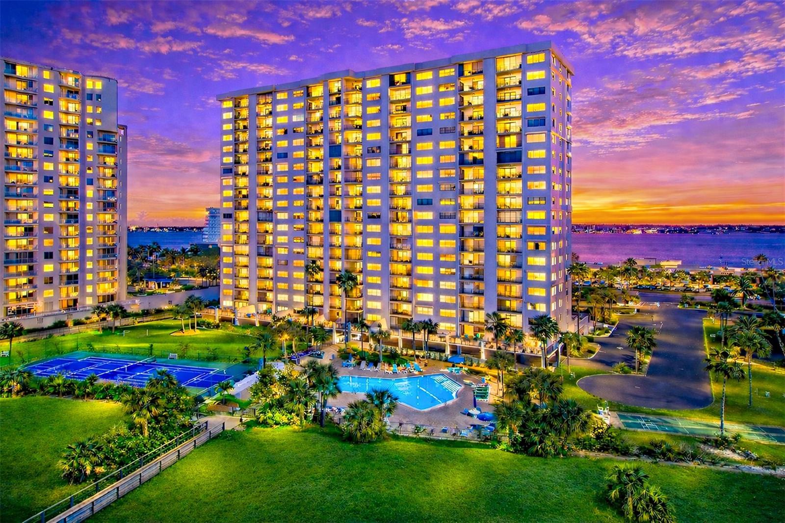 LANDMARK TOWERS 1 - Residential