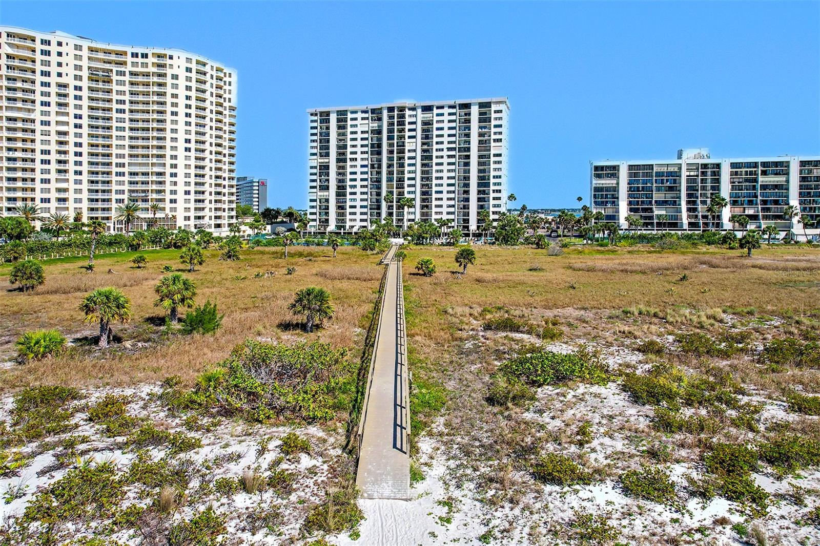LANDMARK TOWERS 1 - Residential