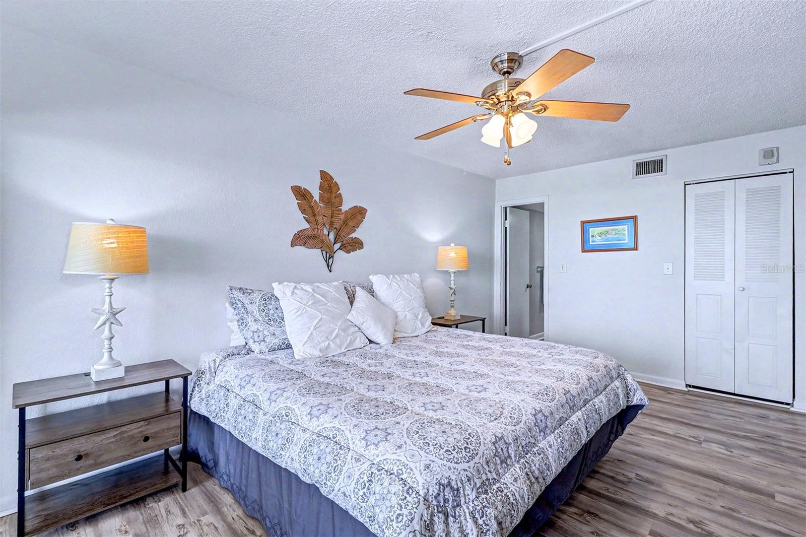 LANDMARK TOWERS 1 - Residential