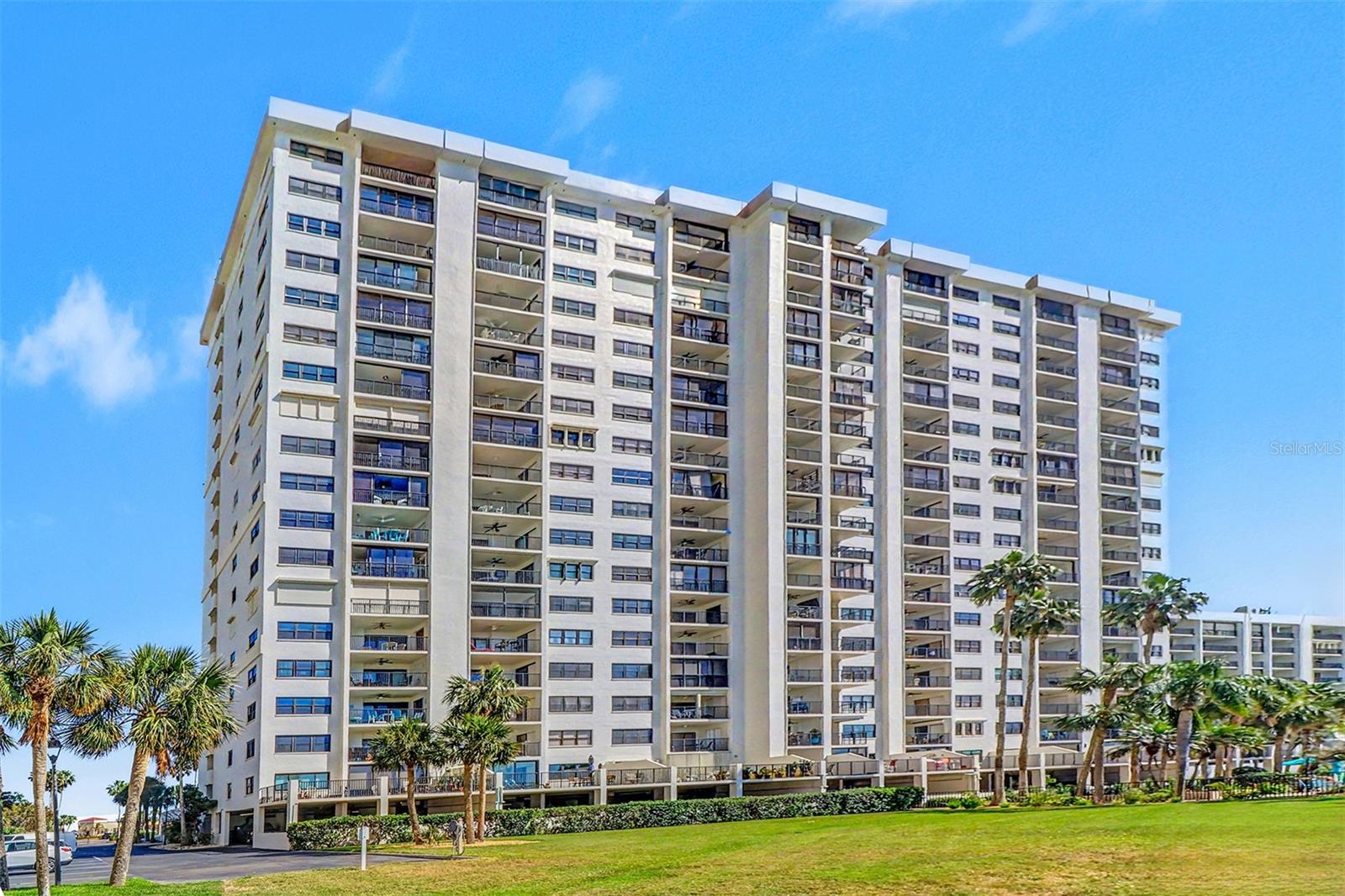 LANDMARK TOWERS 1 - Residential