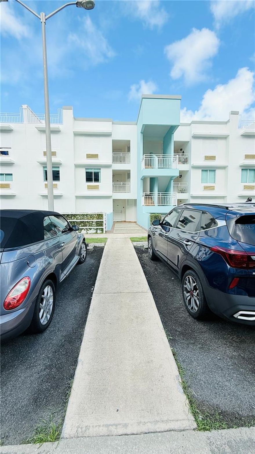 Discover your next home in Hillside Village, Río Grande, an exclusive community that allows Airbnb, making it ideal both as a primary residence and as an investment. This inviting second-floor apartment features 3 bedrooms and 2 bathrooms, offered at $299,000, and is being sold fully equipped and furnished for a seamless move-in experience. The sale includes stove, refrigerator, microwave with extractor, washer/dryer, accordion storm shutters, crown moldings, 4 wall-pack A/C units, ceiling fans, and all furniture. The property also offers two assigned parking spaces for added convenience. Ocean view from the balcony and master bedroom.

Residents enjoy a secure environment with 24/7 security and access to exceptional amenities, including a gym, swimming pool, basketball court, tennis court, and the privilege of being just steps from the beach. Its prime location places you near Las Picúas Beach, the Wyndham Grand Río Mar Resort, top-tier restaurants, golf courses, and world-class entertainment.

This property offers an outstanding combination of comfort, security, and investment potential, especially with its Airbnb-friendly policy. A perfect opportunity to enjoy coastal living or generate short-term rental income in one of Río Grande’s most desirable communities.