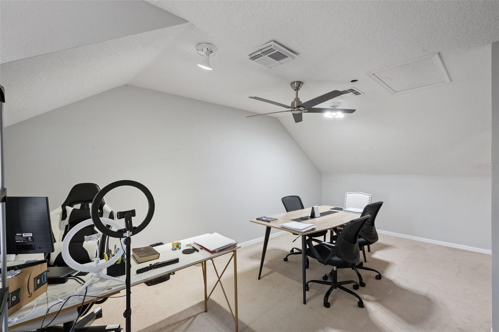 MEETING HOUSE GREEN REP 06 - Residential