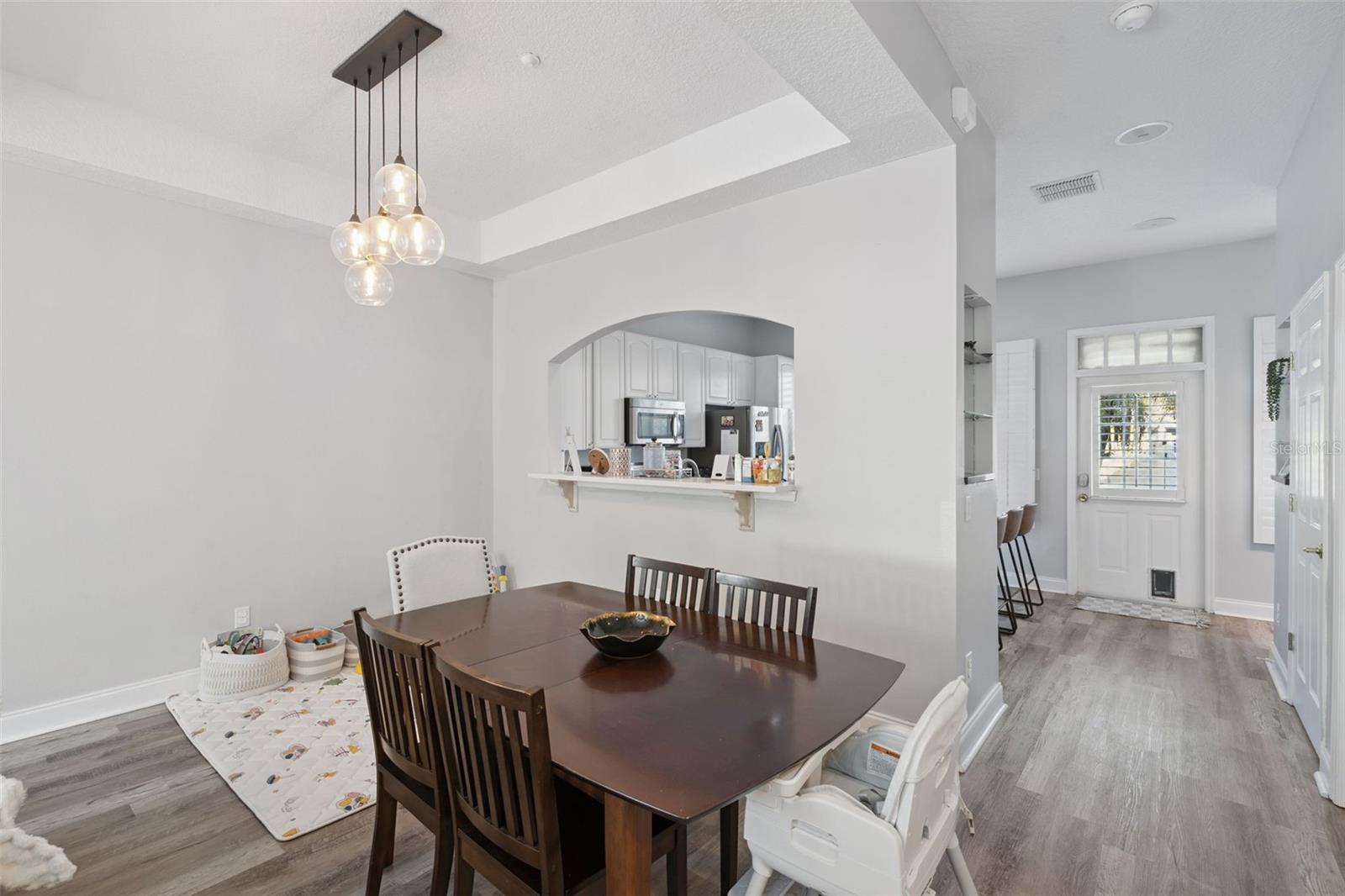 MEETING HOUSE GREEN REP 06 - Residential