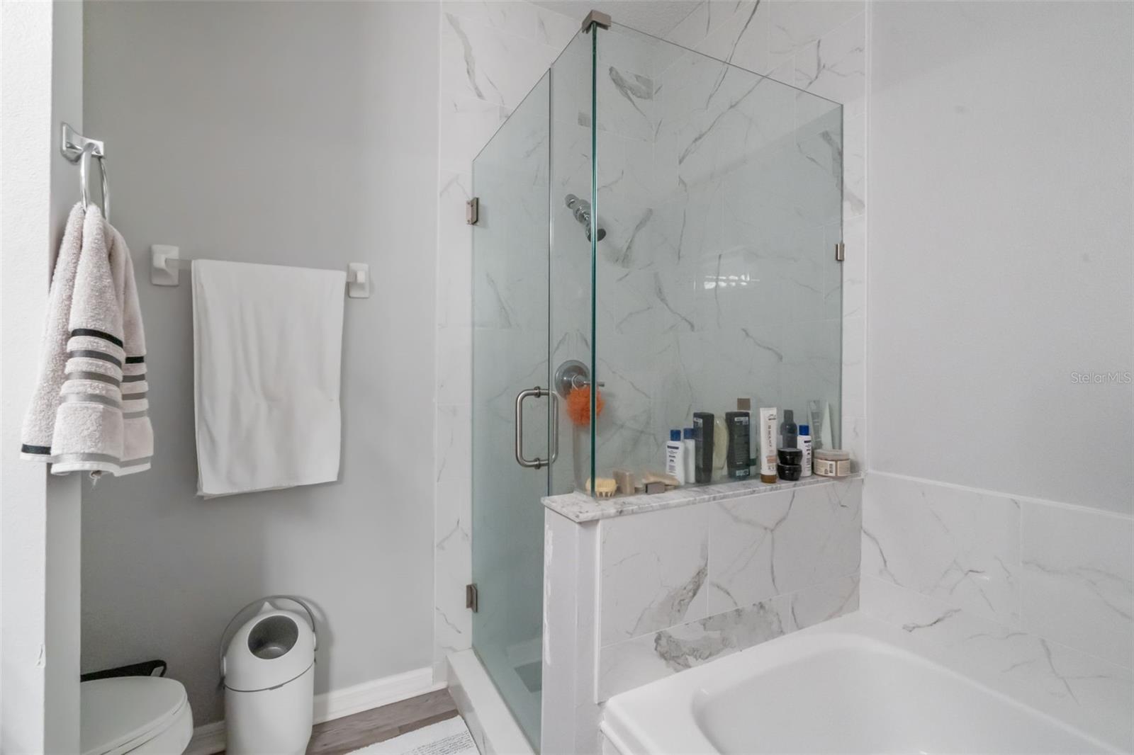 MEETING HOUSE GREEN REP 06 - Residential