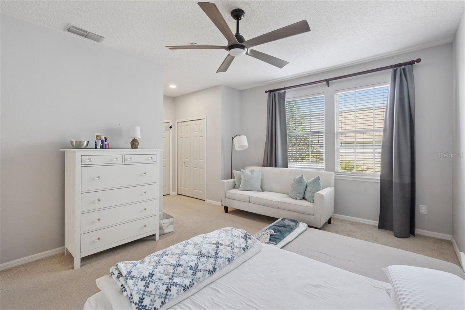 MEETING HOUSE GREEN REP 06 - Residential