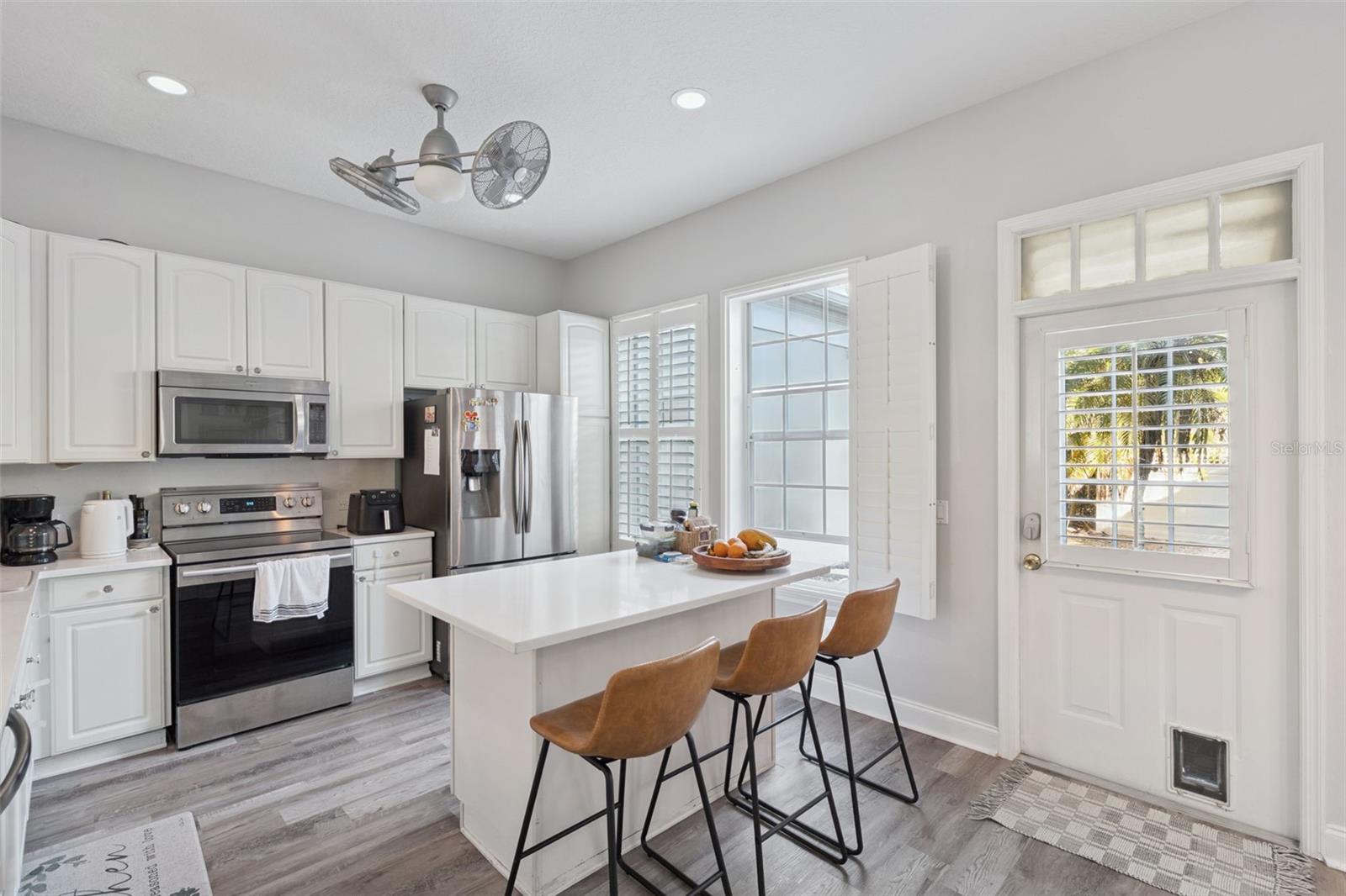 MEETING HOUSE GREEN REP 06 - Residential