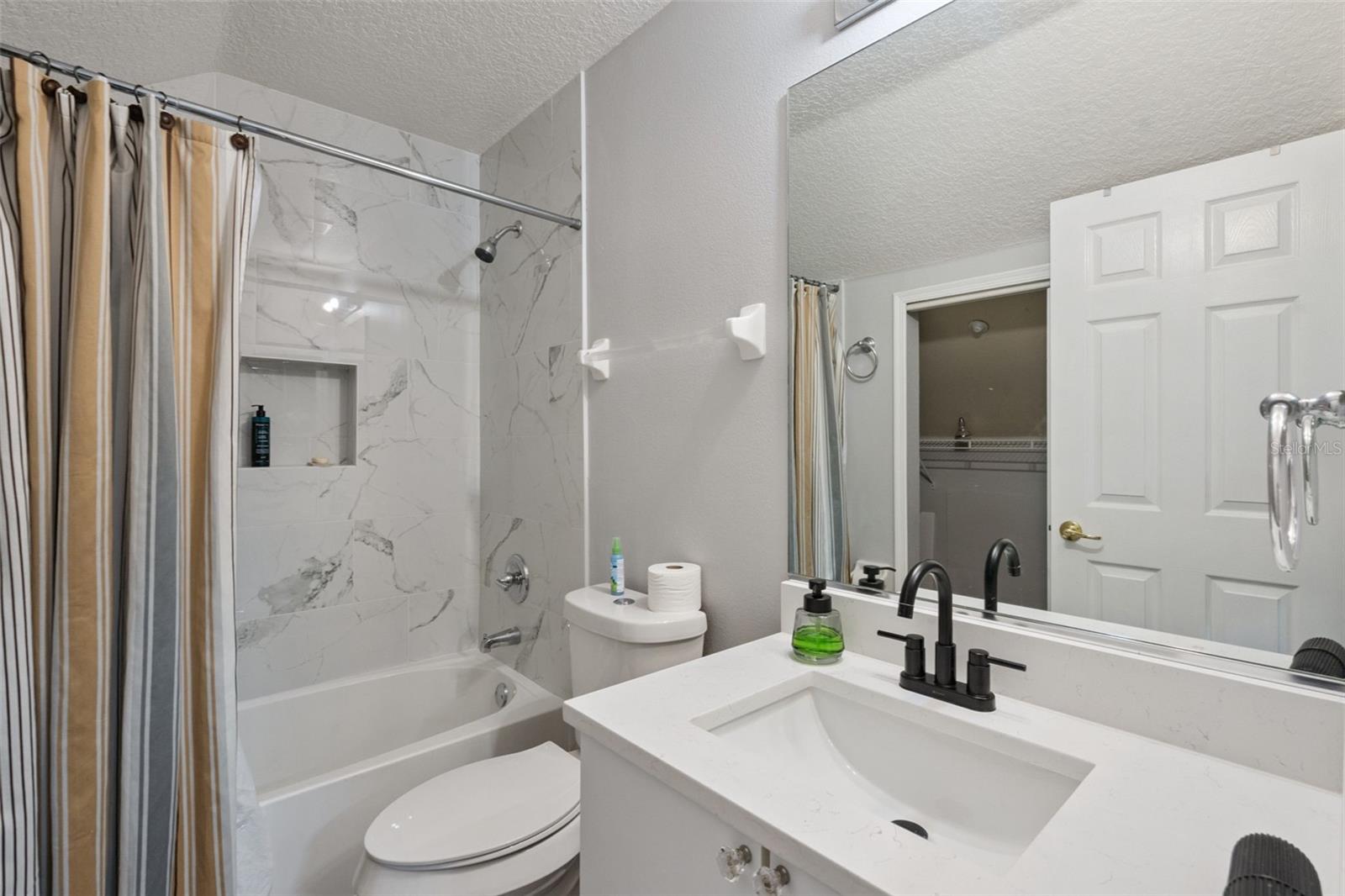 MEETING HOUSE GREEN REP 06 - Residential