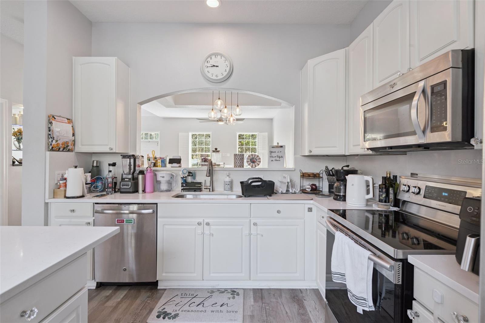 MEETING HOUSE GREEN REP 06 - Residential