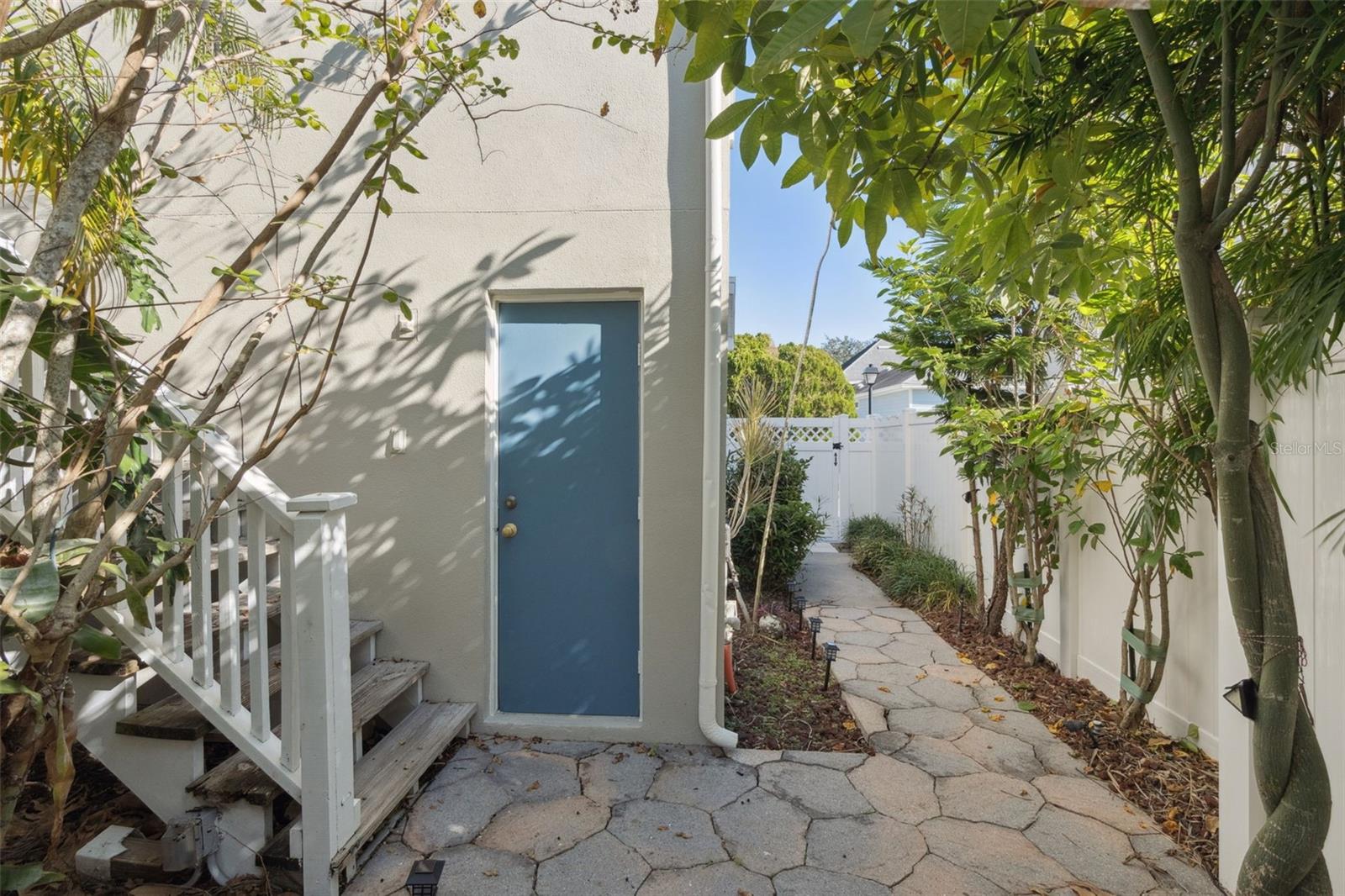 MEETING HOUSE GREEN REP 06 - Residential