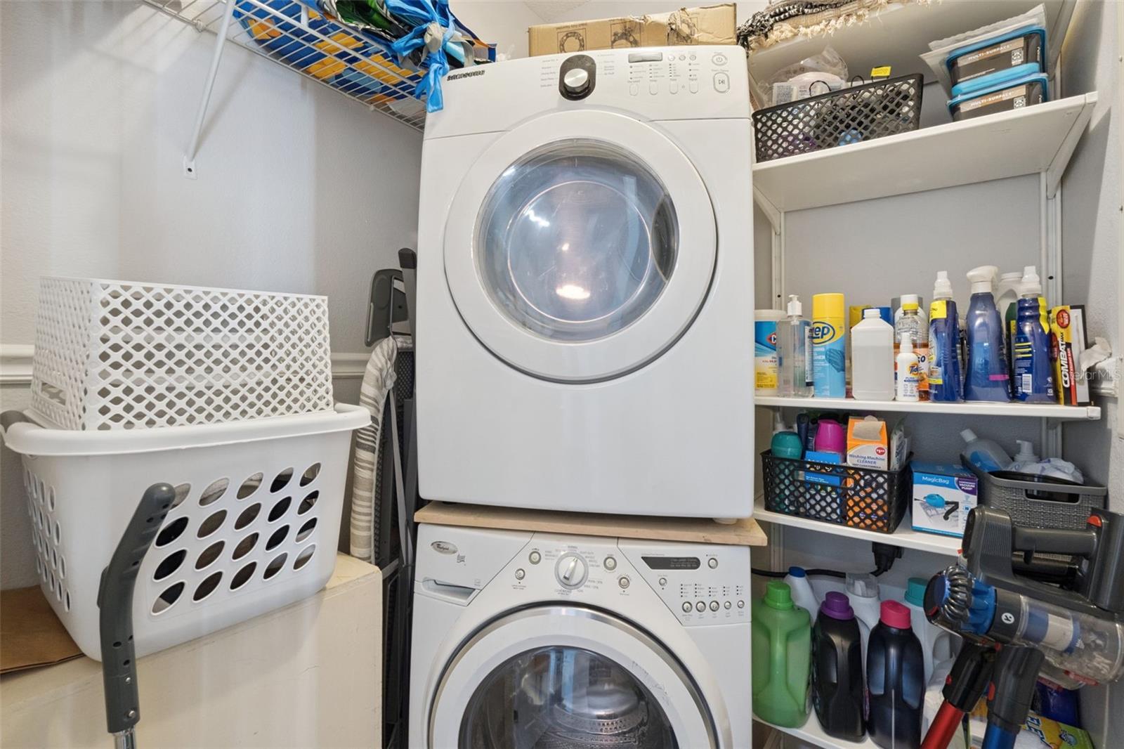 MEETING HOUSE GREEN REP 06 - Residential