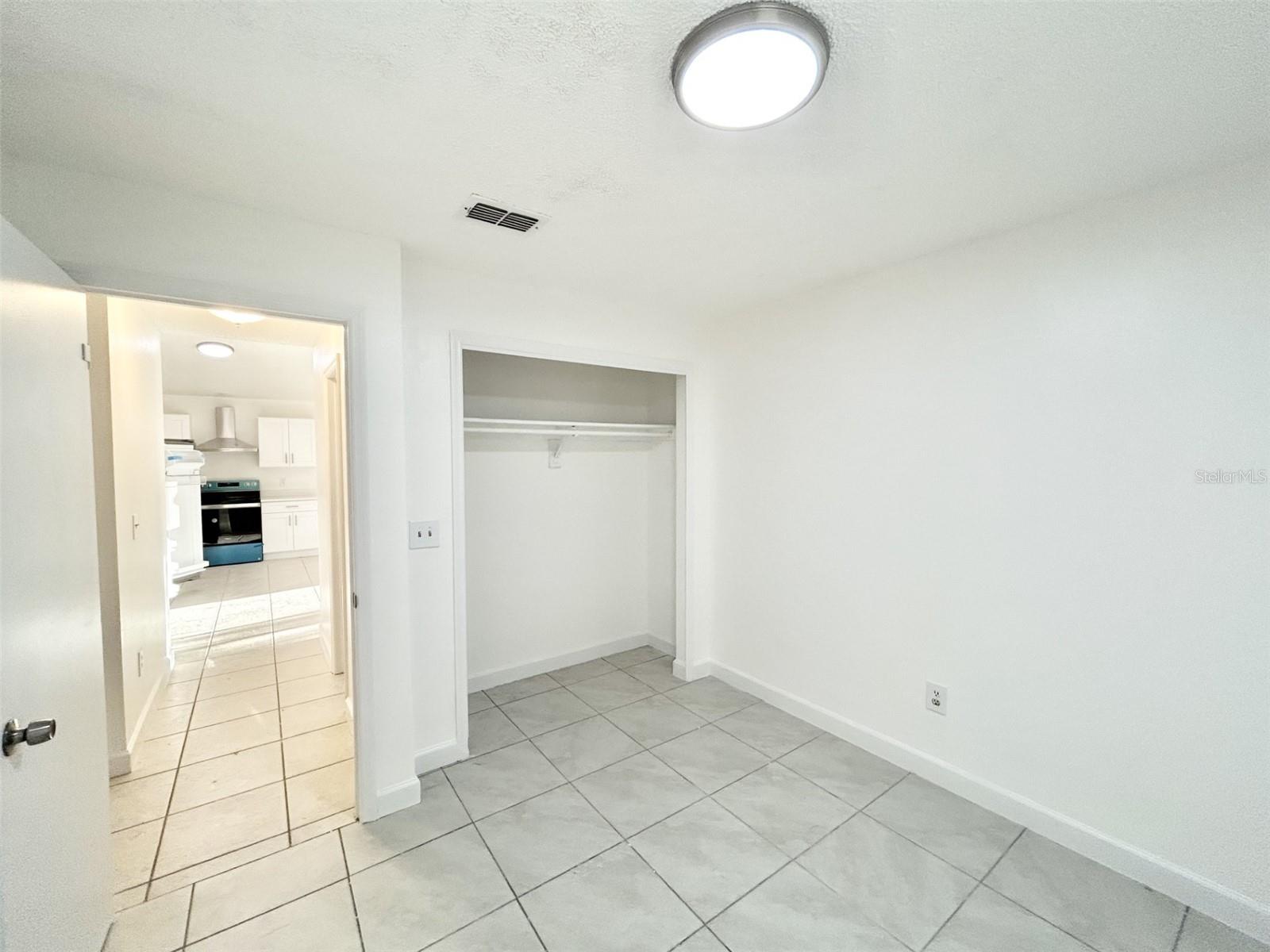 WOOD GLEN PH 02 STRAW RIDGE PD - Residential Lease