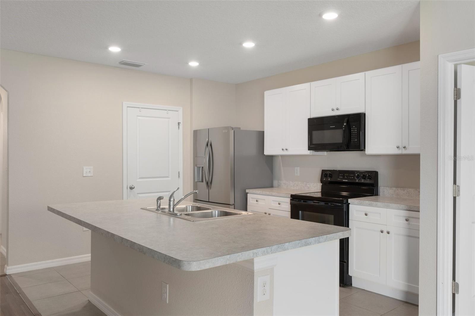 HIGH RDG VILLAGE - Residential
