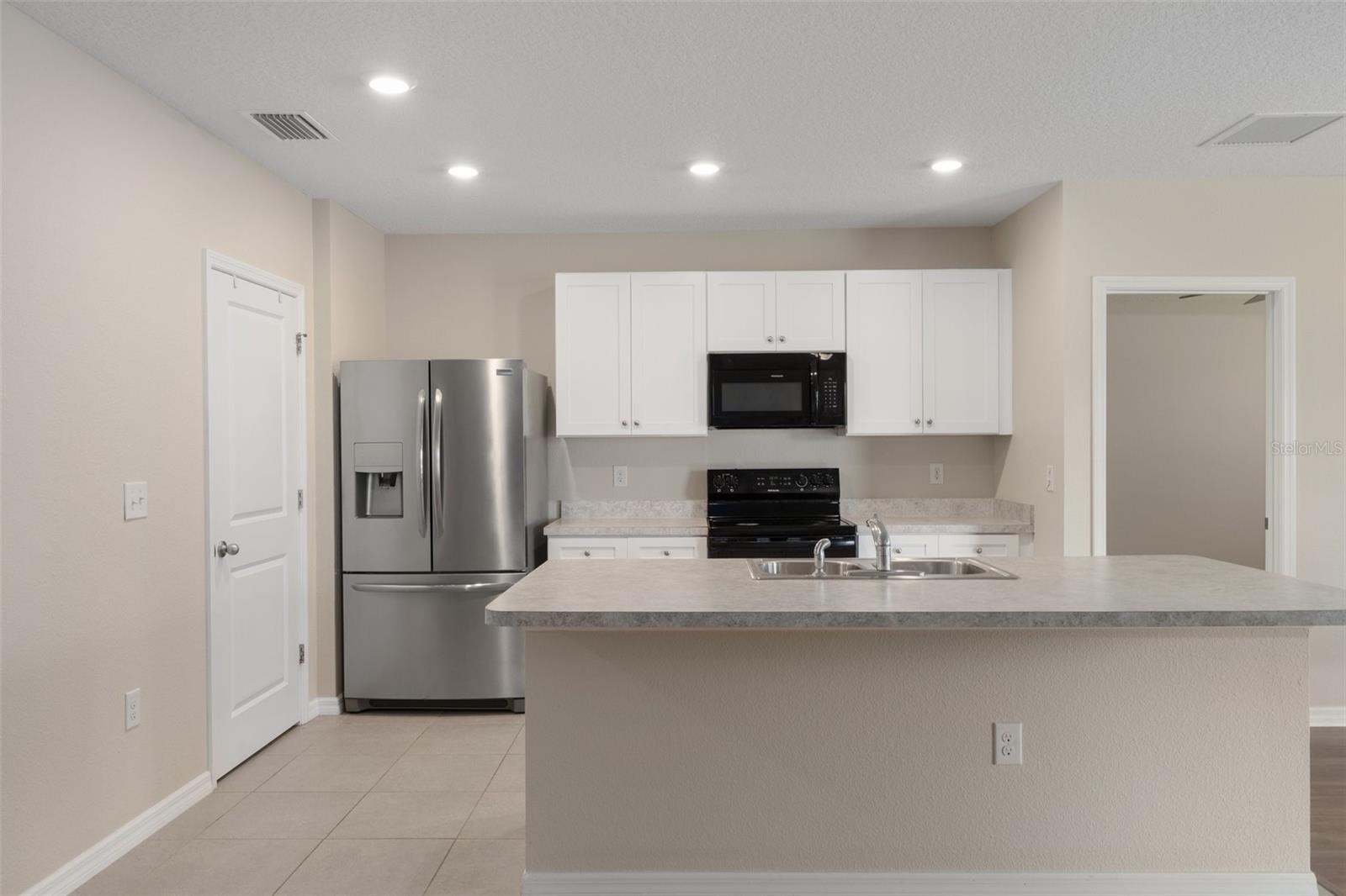 HIGH RDG VILLAGE - Residential