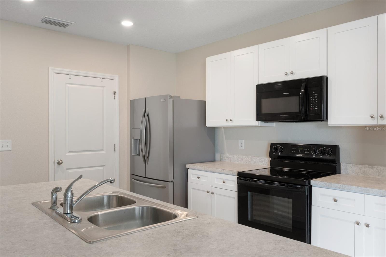 HIGH RDG VILLAGE - Residential