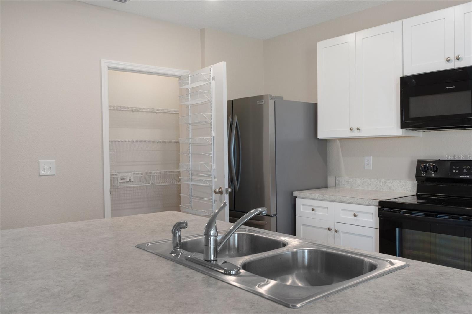 HIGH RDG VILLAGE - Residential