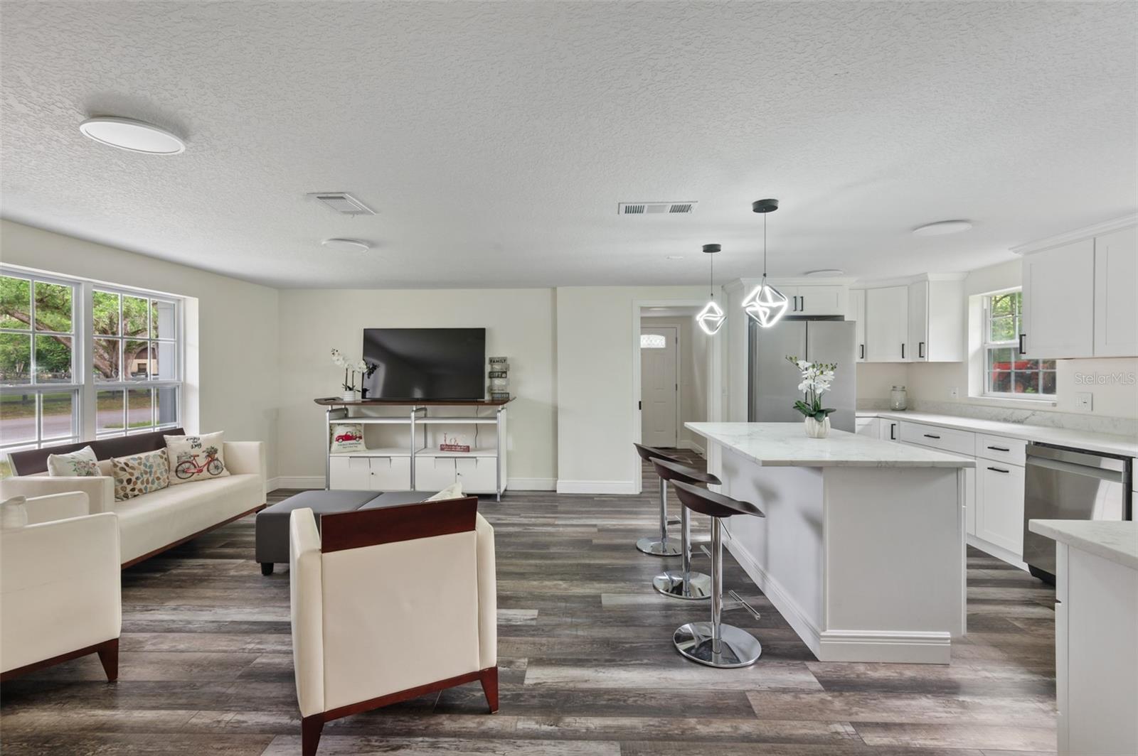 PASCO LAKE ESTATES - Residential