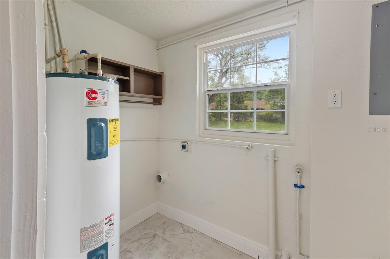 PASCO LAKE ESTATES - Residential