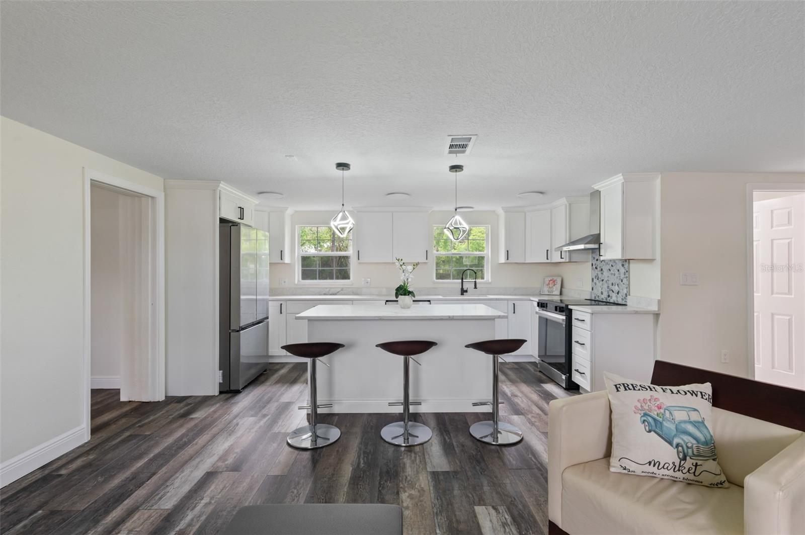 PASCO LAKE ESTATES - Residential