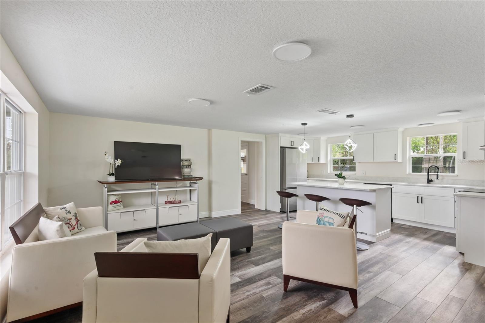 PASCO LAKE ESTATES - Residential