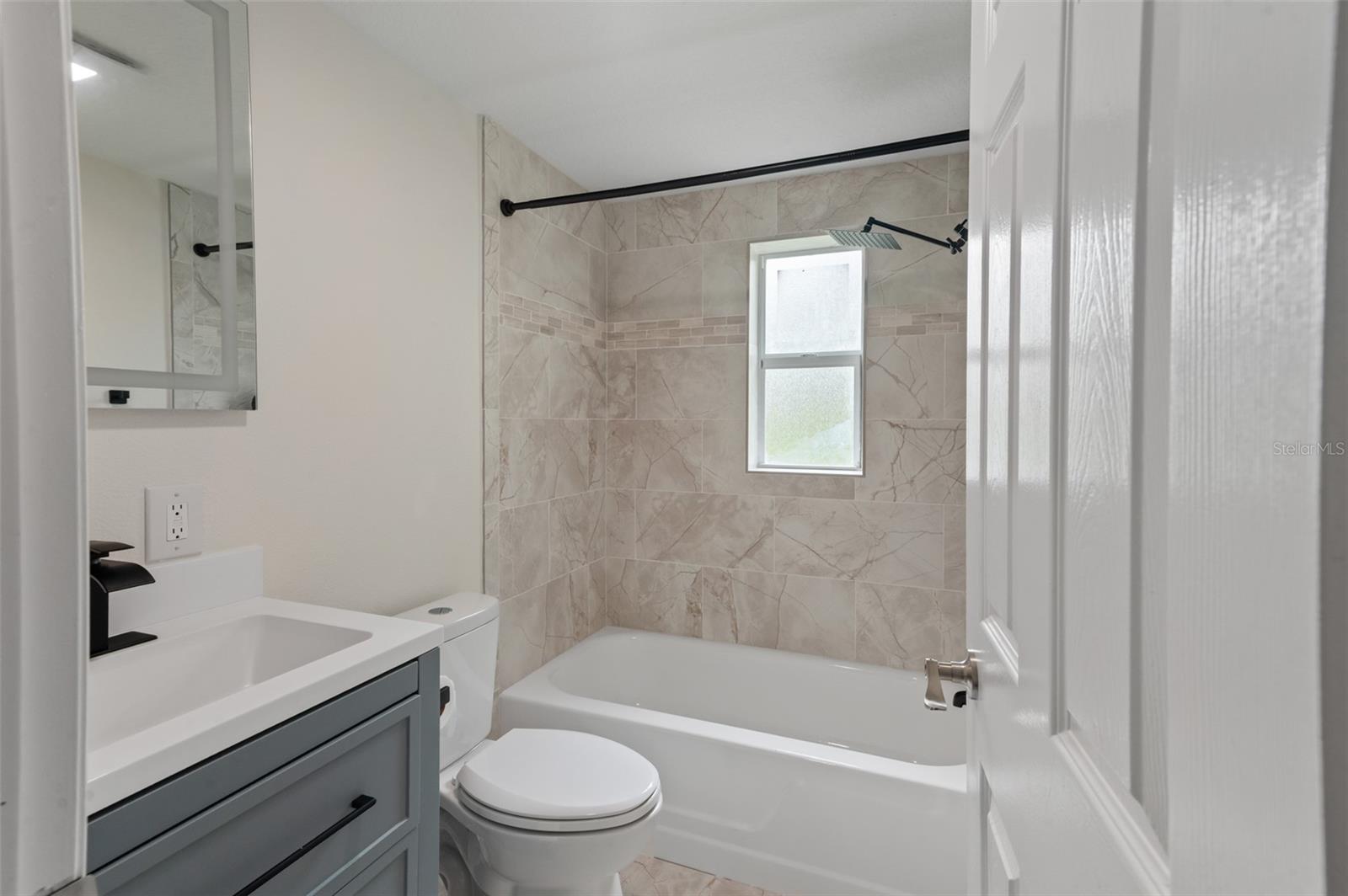 PASCO LAKE ESTATES - Residential