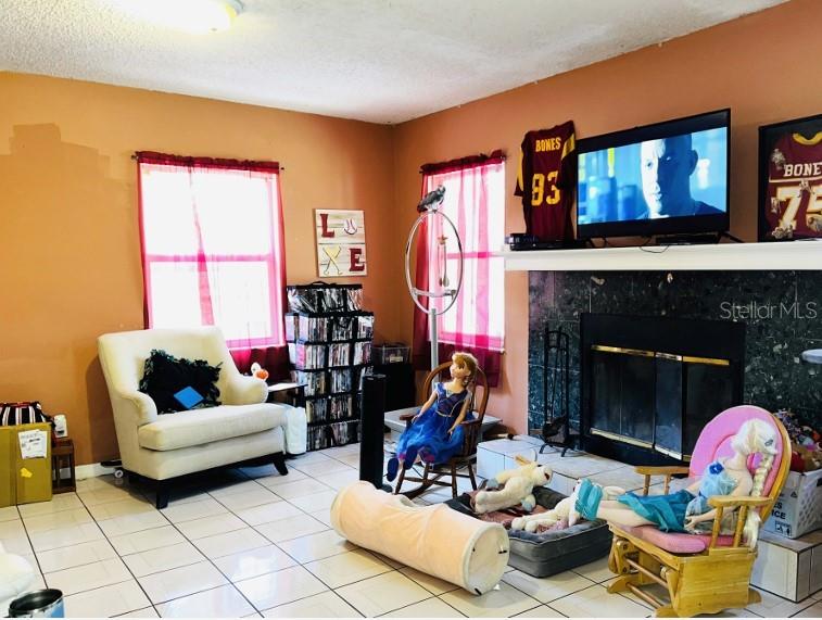 1942 ALTON DRIVE