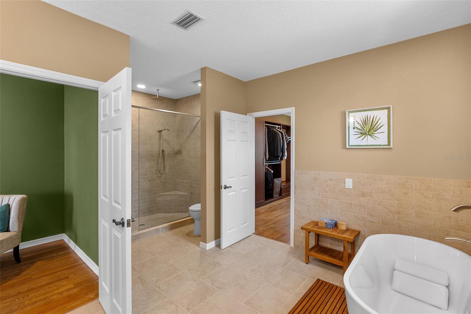 EAGLES NEST POINT - Residential