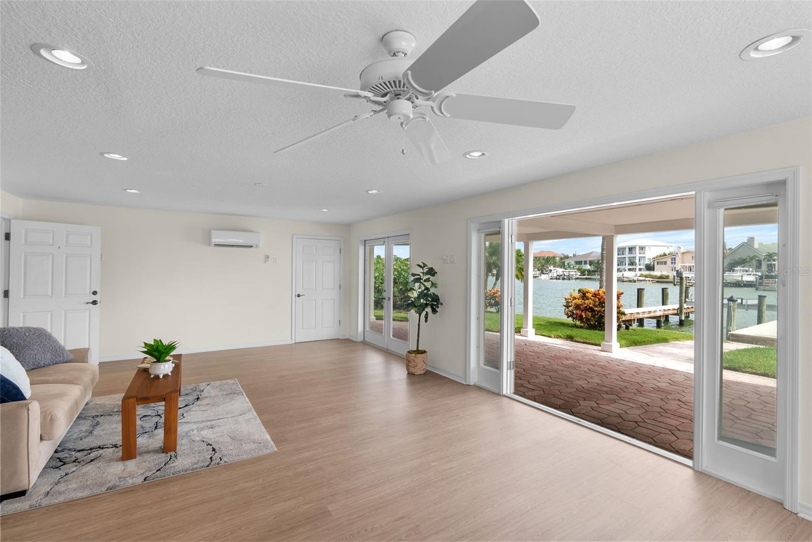 EAGLES NEST POINT - Residential