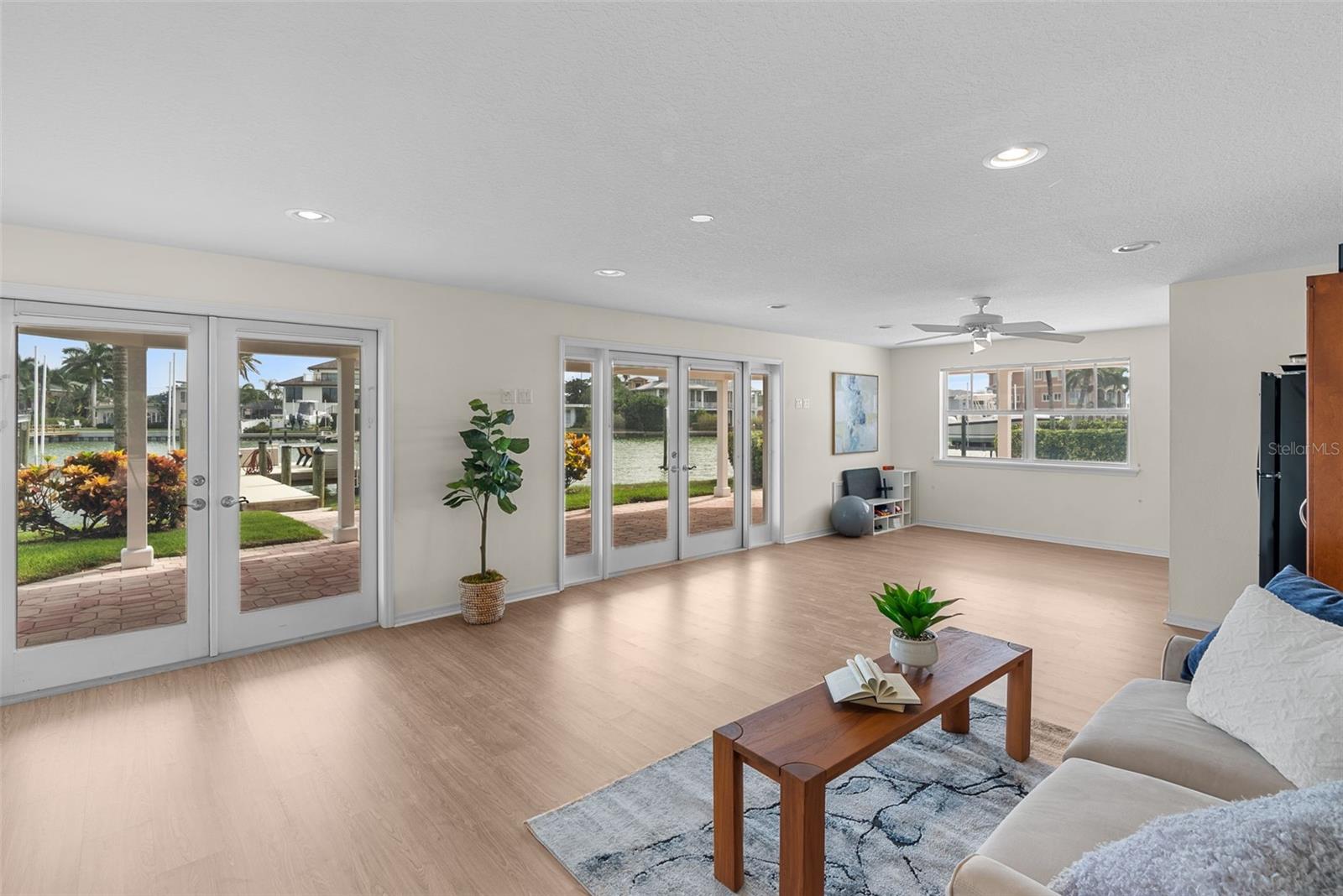 EAGLES NEST POINT - Residential