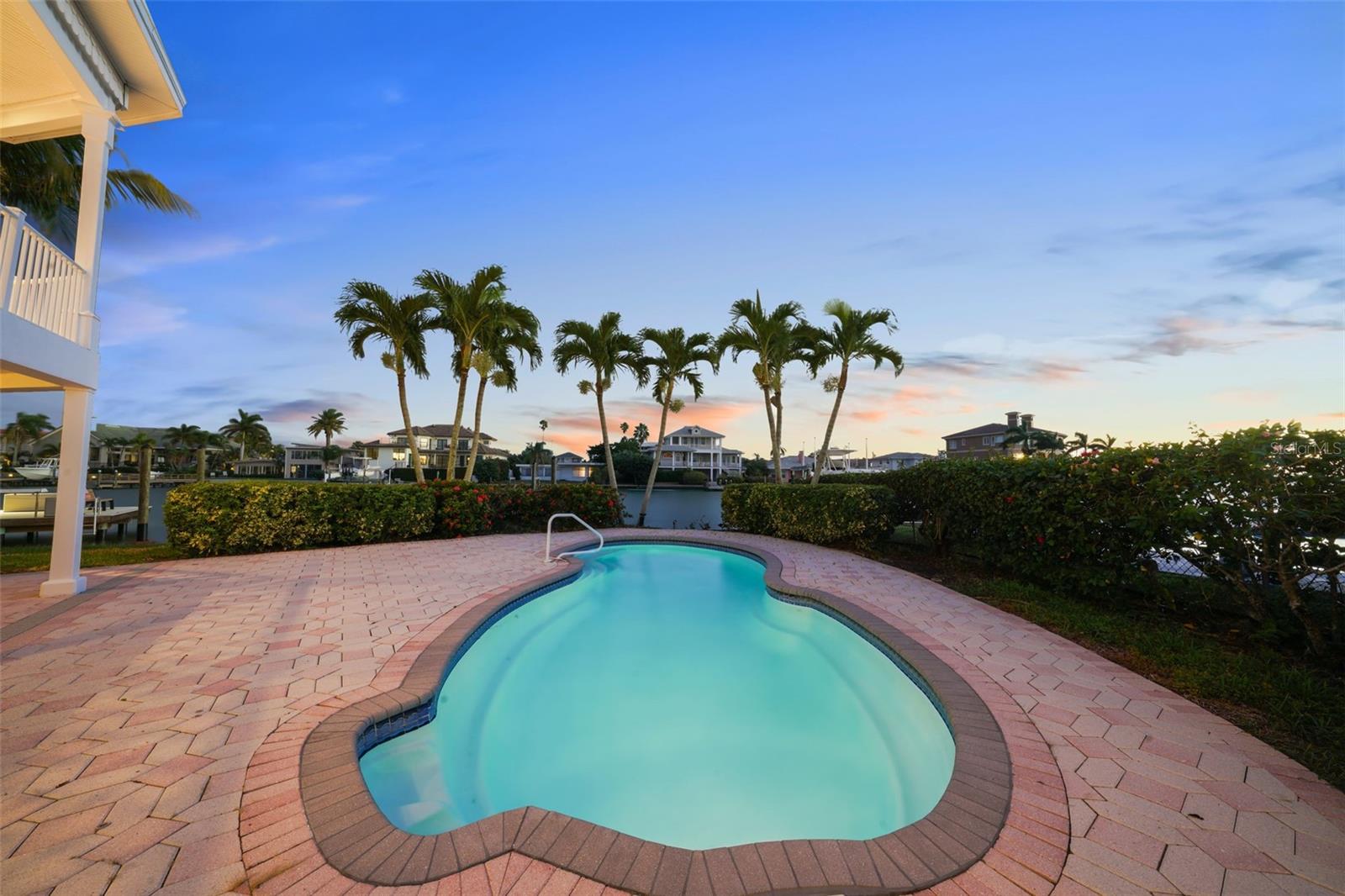 EAGLES NEST POINT - Residential