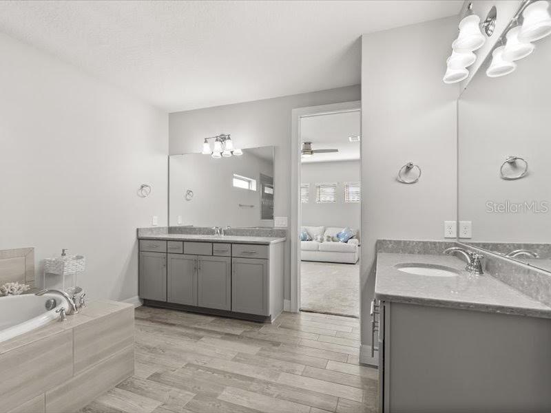 RUBY LAKE - Residential