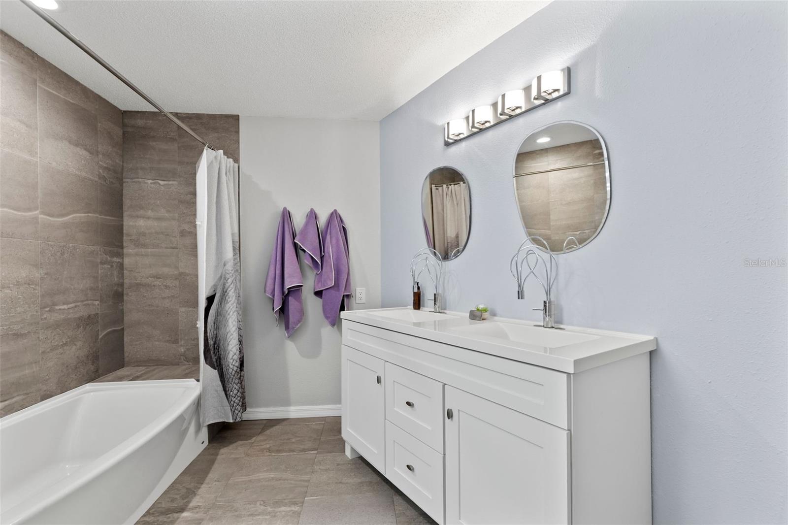 TOMOKA OAKS COUNTRY CLUB ESTATES UNITS - Residential