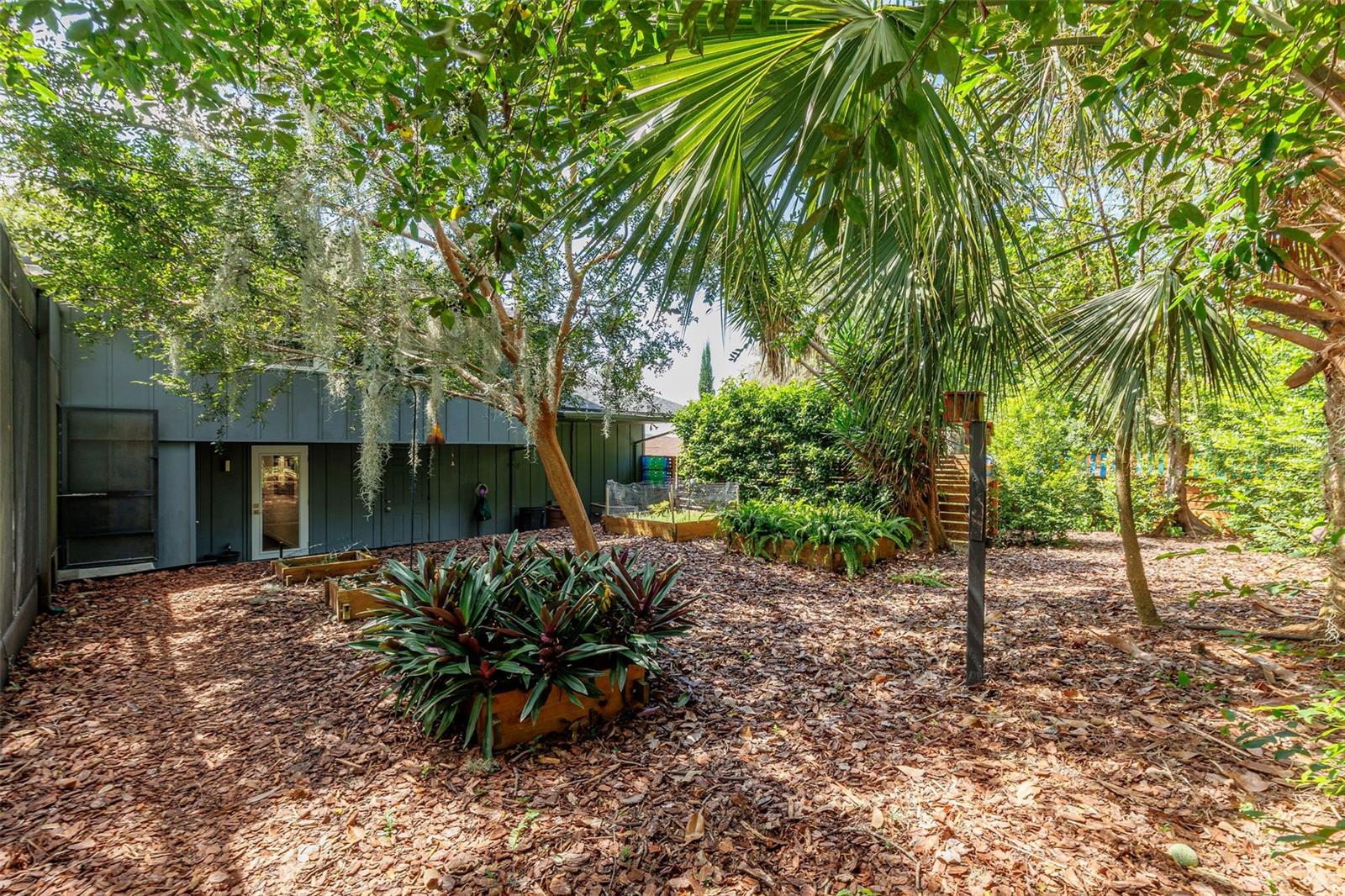 TOMOKA OAKS COUNTRY CLUB ESTATES UNITS - Residential