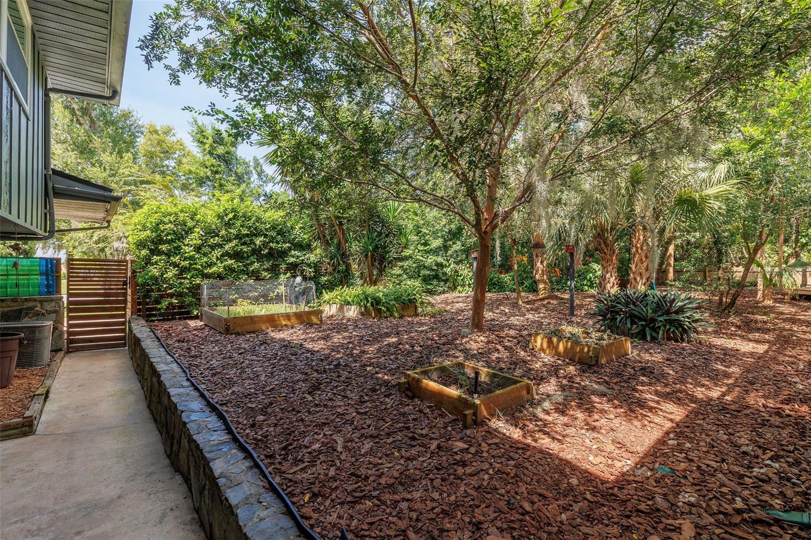 TOMOKA OAKS COUNTRY CLUB ESTATES UNITS - Residential