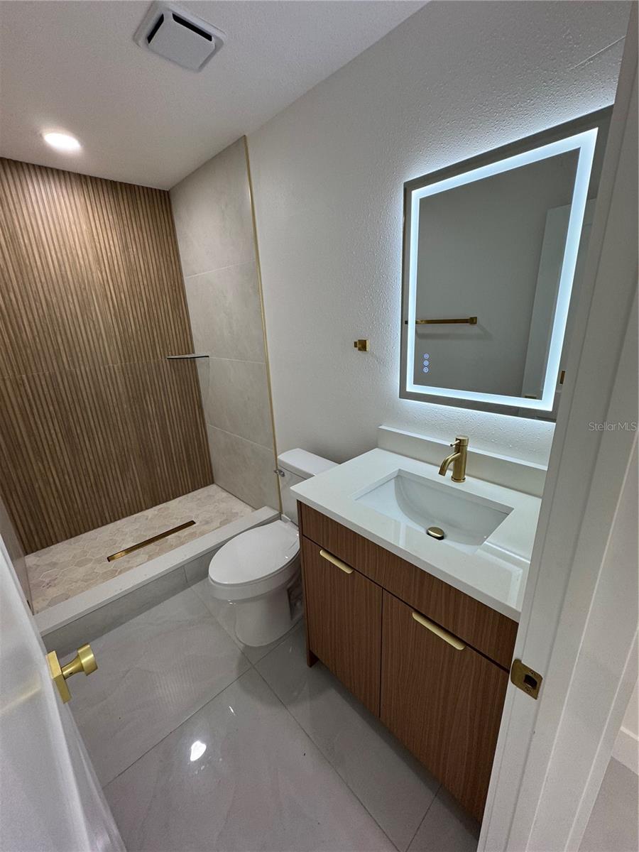 TWIN LAKES ESTATES ADD - Residential
