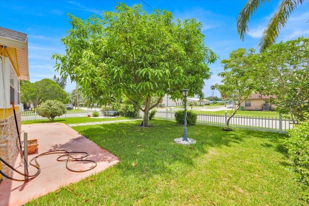 Photo of 345 Avenue J SE, Winter Haven, FL 33880 (MLS # P4937287)