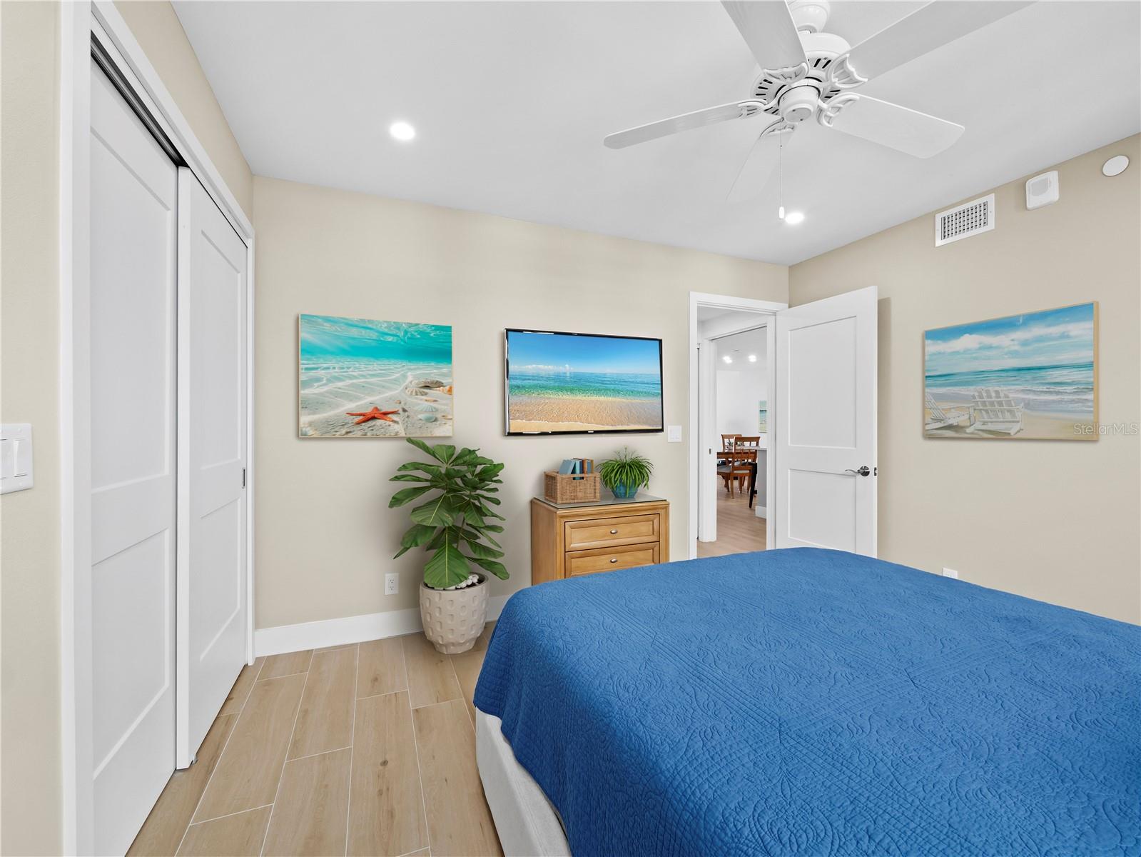 BEACHPLACE I - Residential