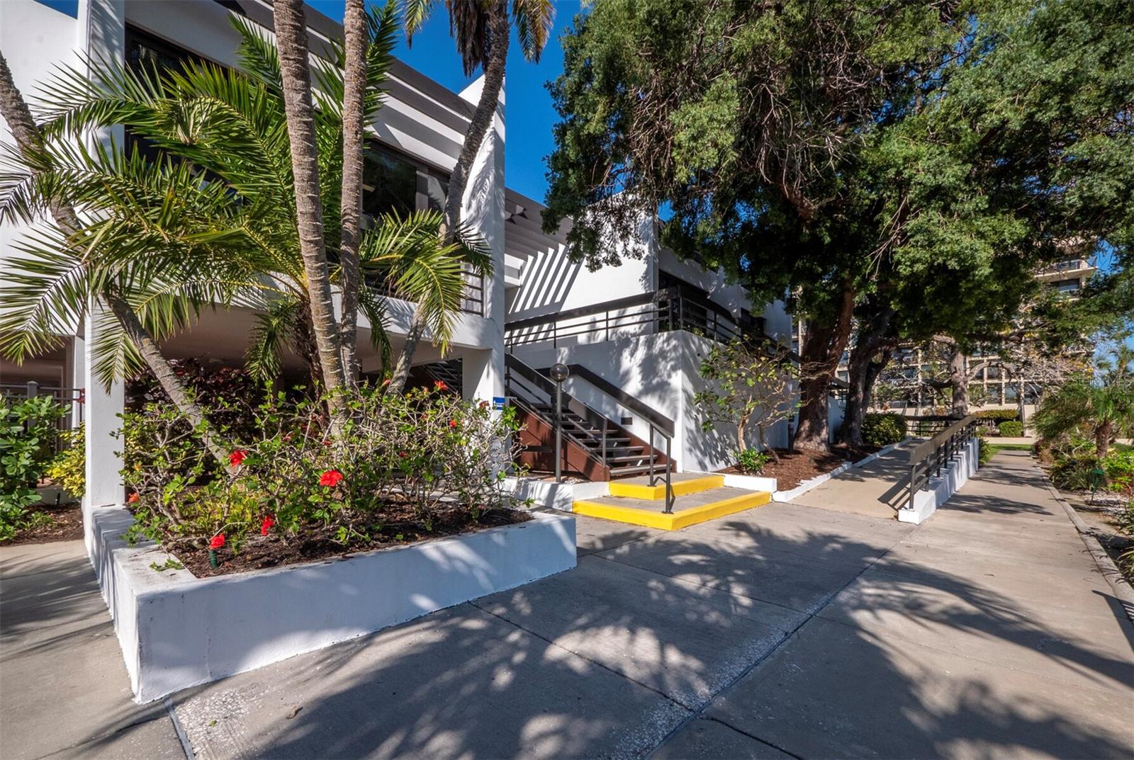 BEACHPLACE I - Residential