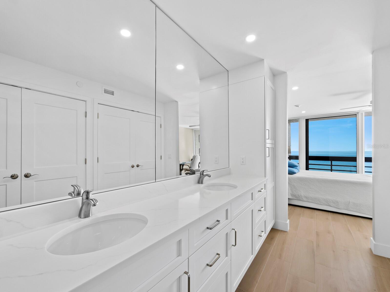 BEACHPLACE I - Residential