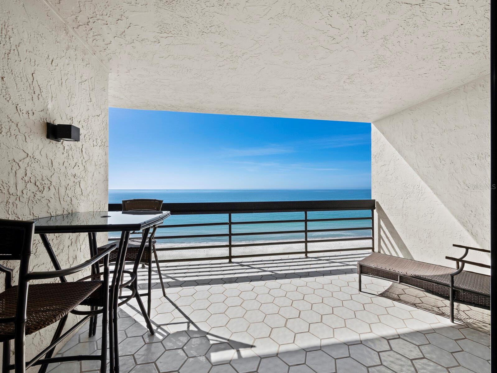 BEACHPLACE I - Residential