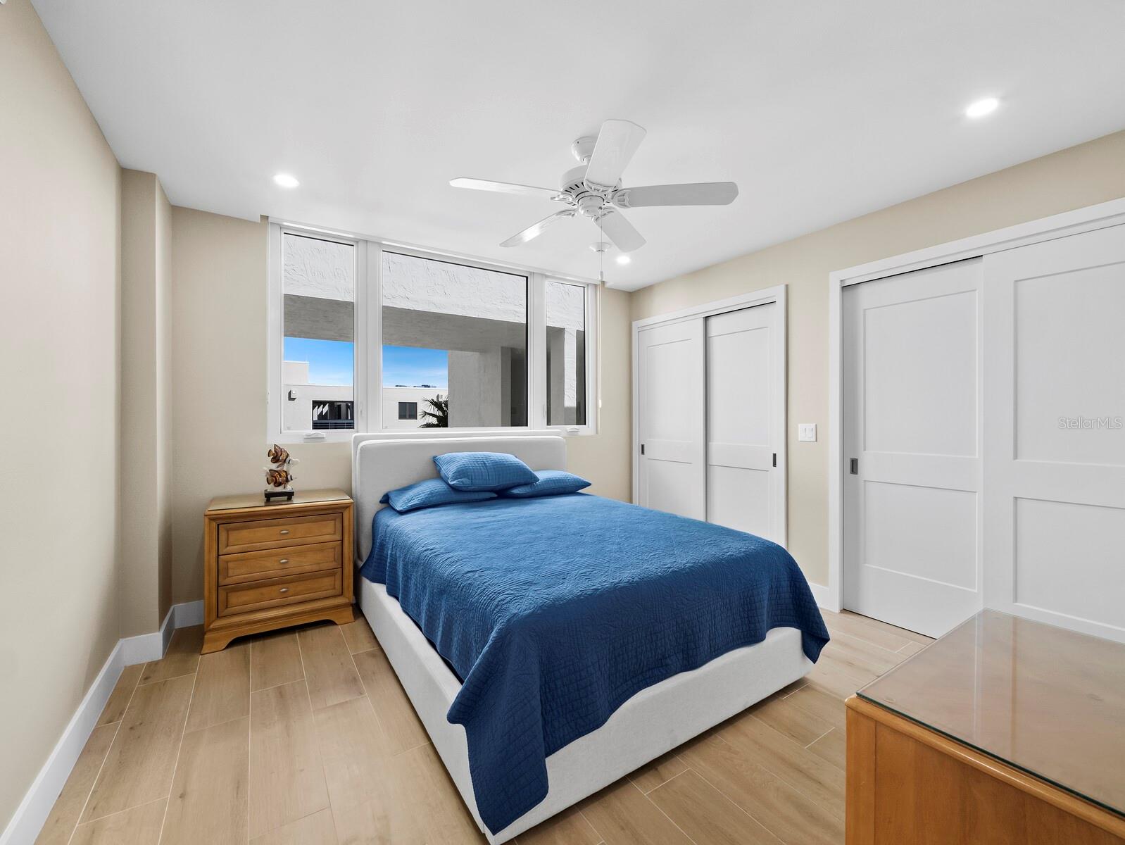 BEACHPLACE I - Residential