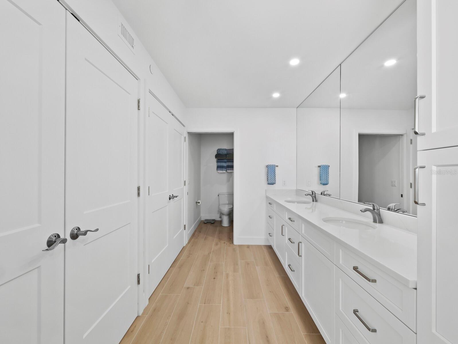 BEACHPLACE I - Residential