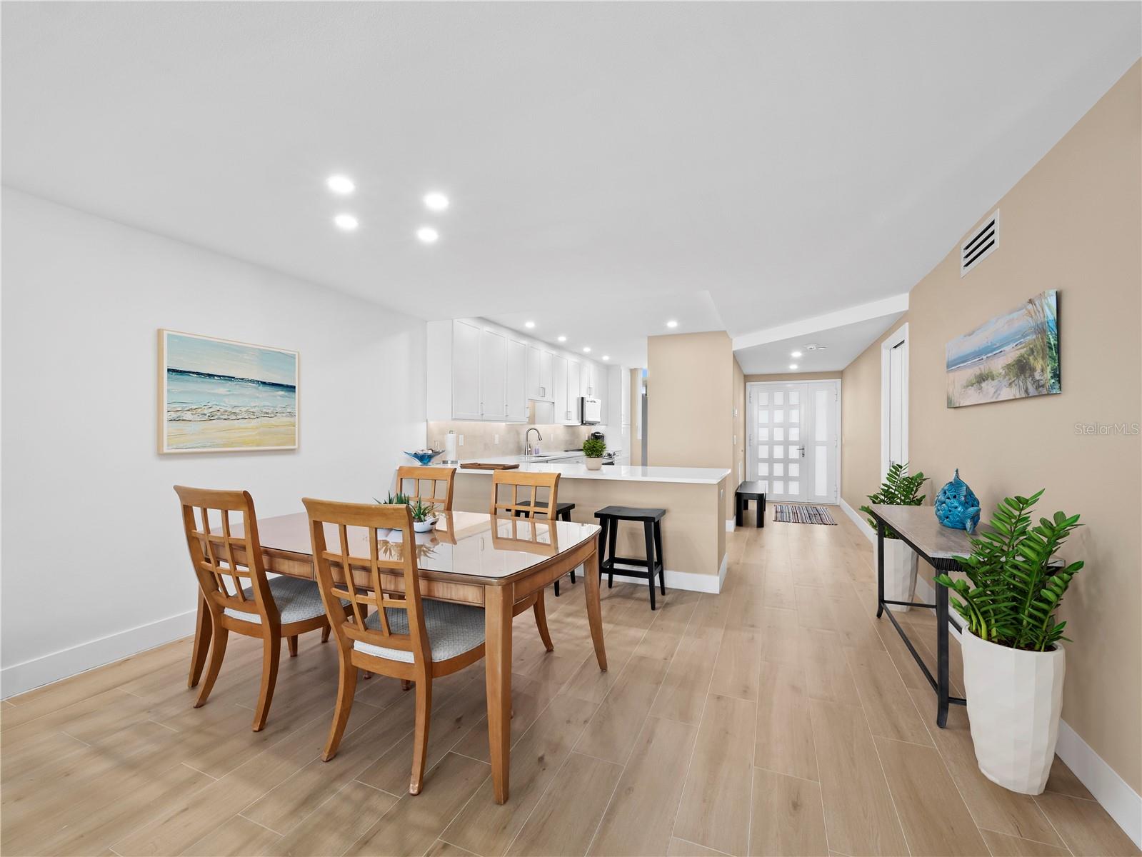 BEACHPLACE I - Residential