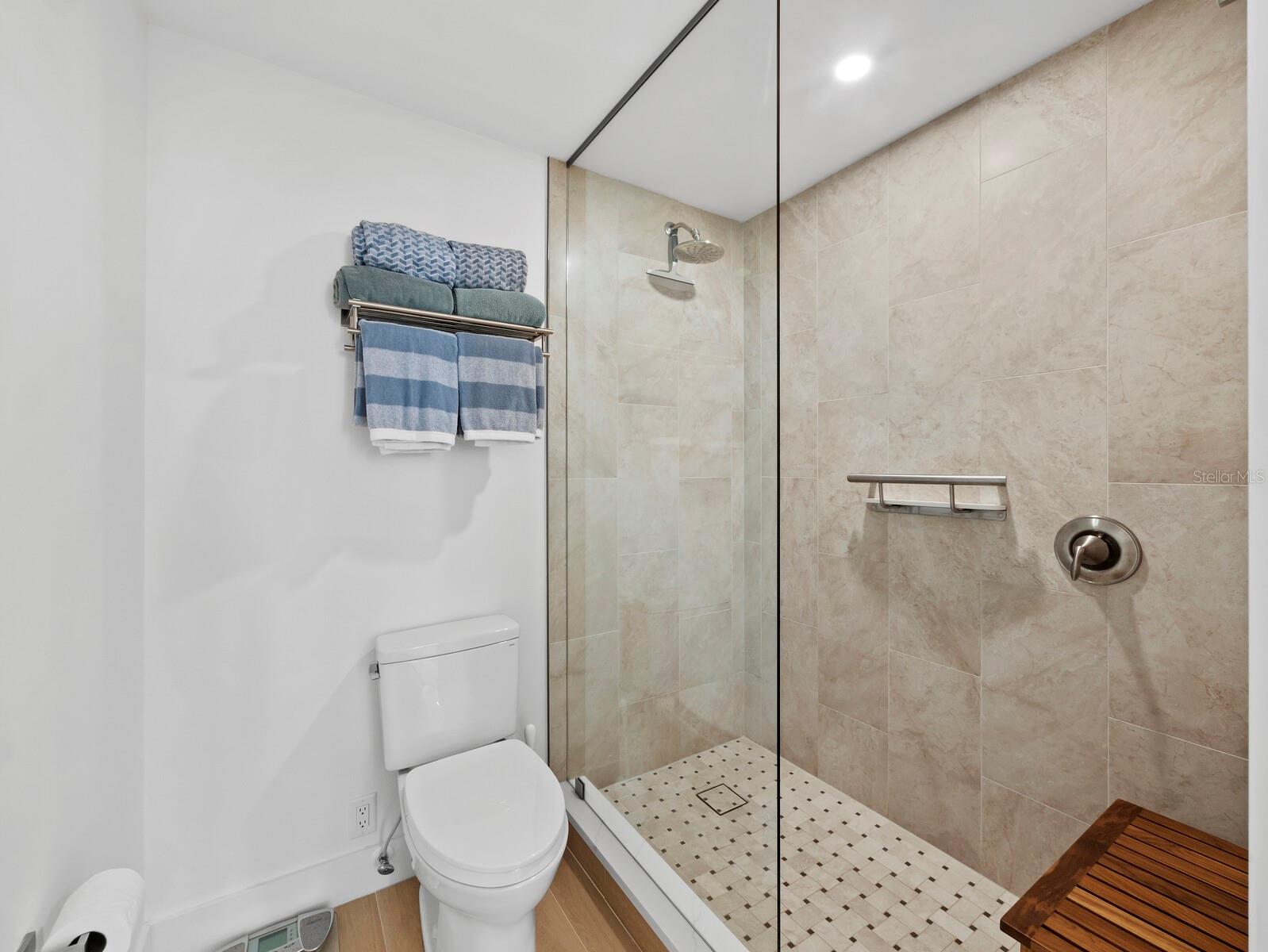 BEACHPLACE I - Residential