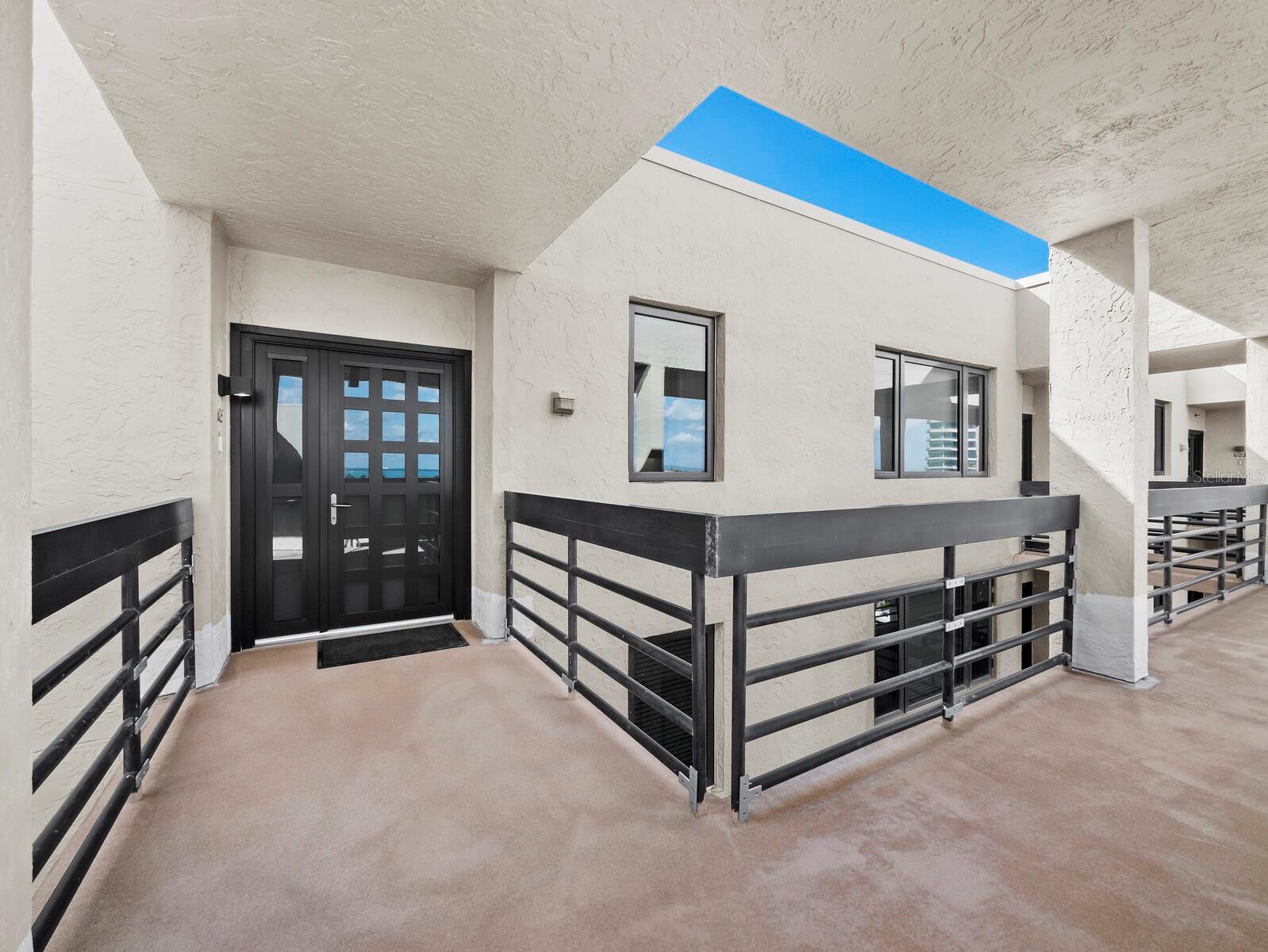 BEACHPLACE I - Residential